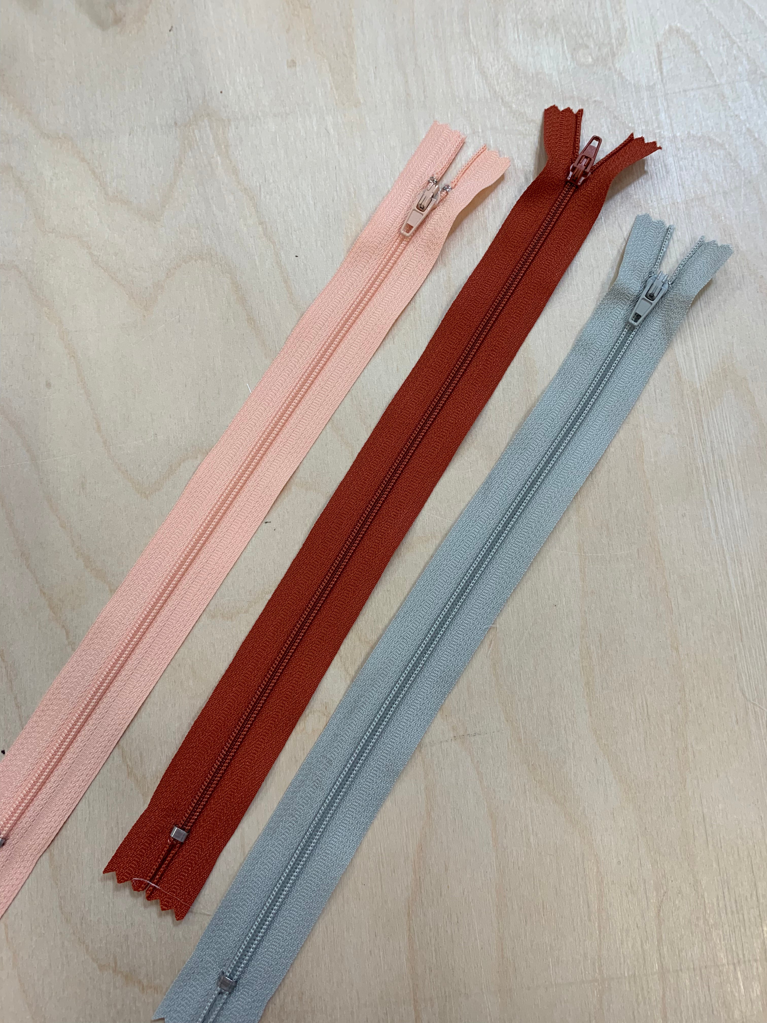 25cm / 10 inch Zips (Closed -Ended)