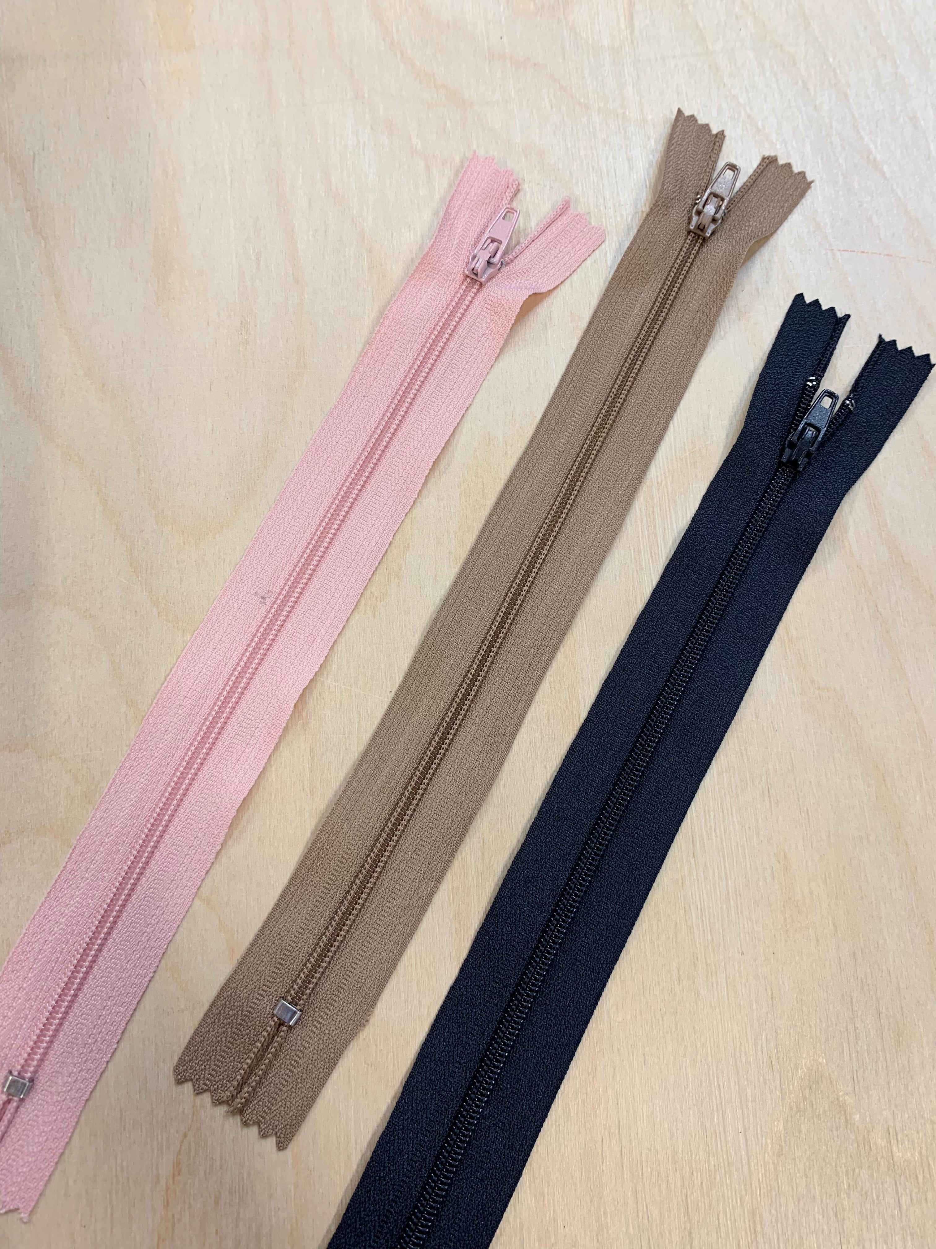 20cm /8inch Zips (Closed -Ended)