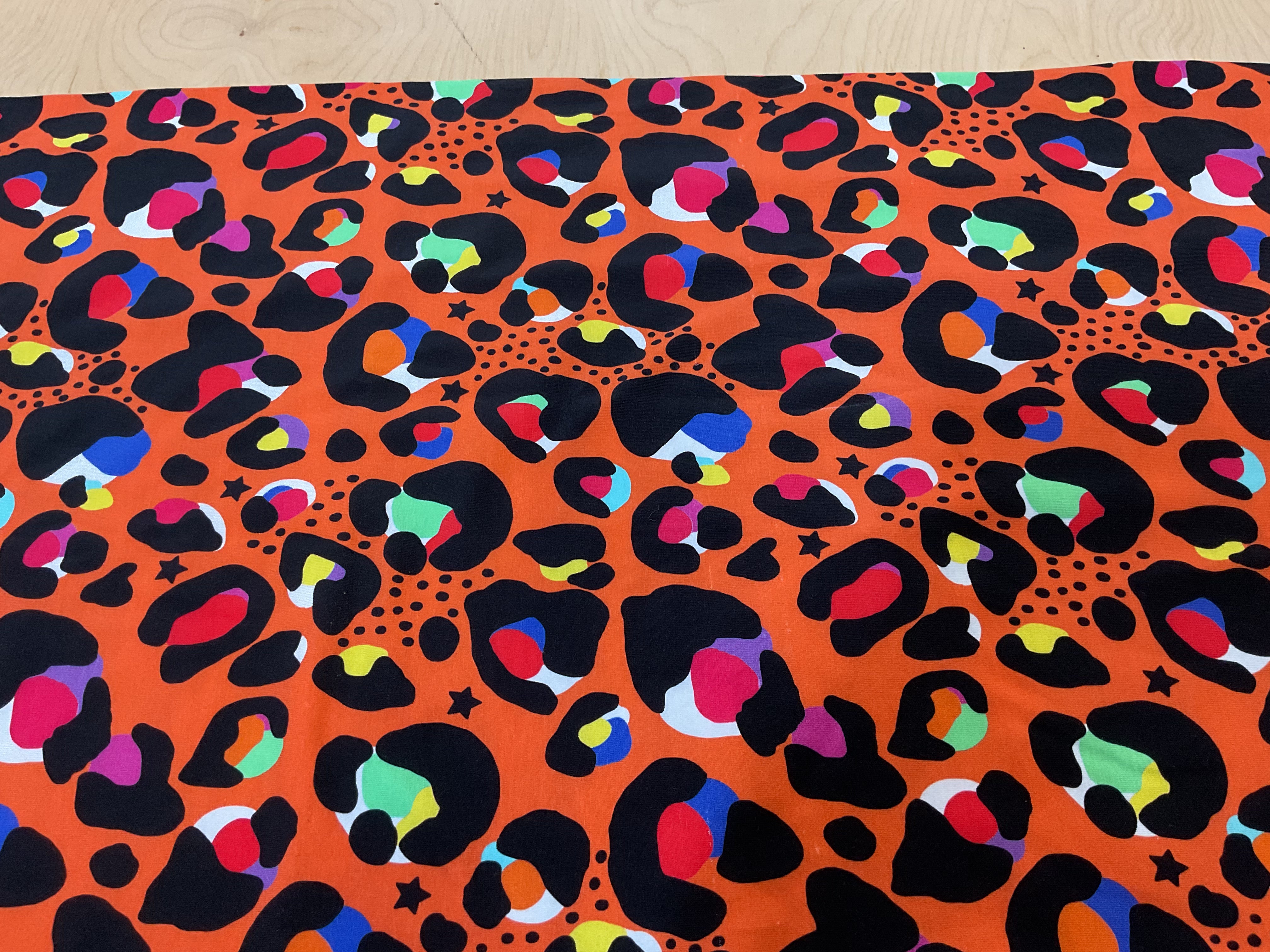 REMNANT  - (FLAWED) 1m orange carnival leopard jersey