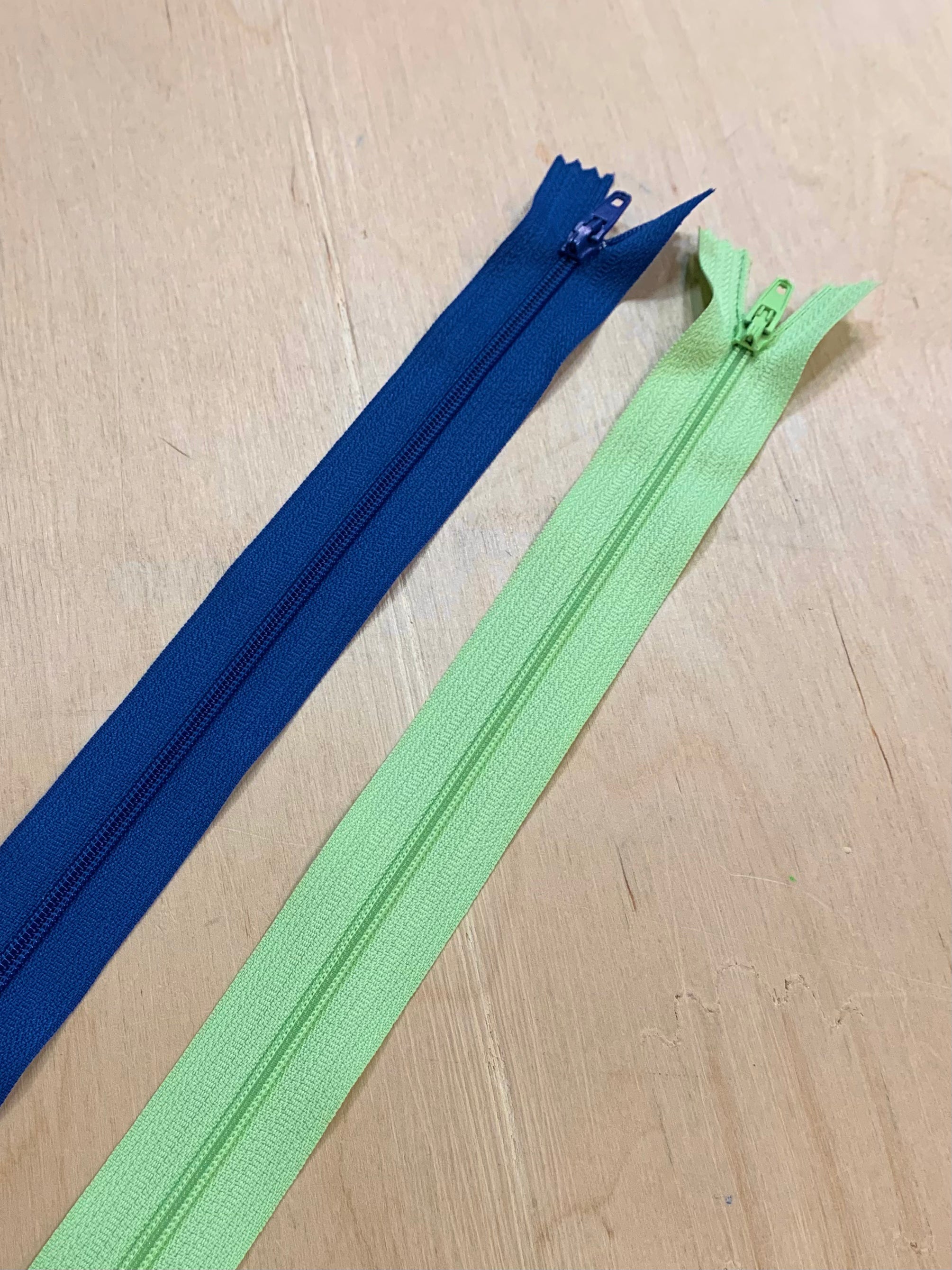 30cm Zips (Closed -Ended)