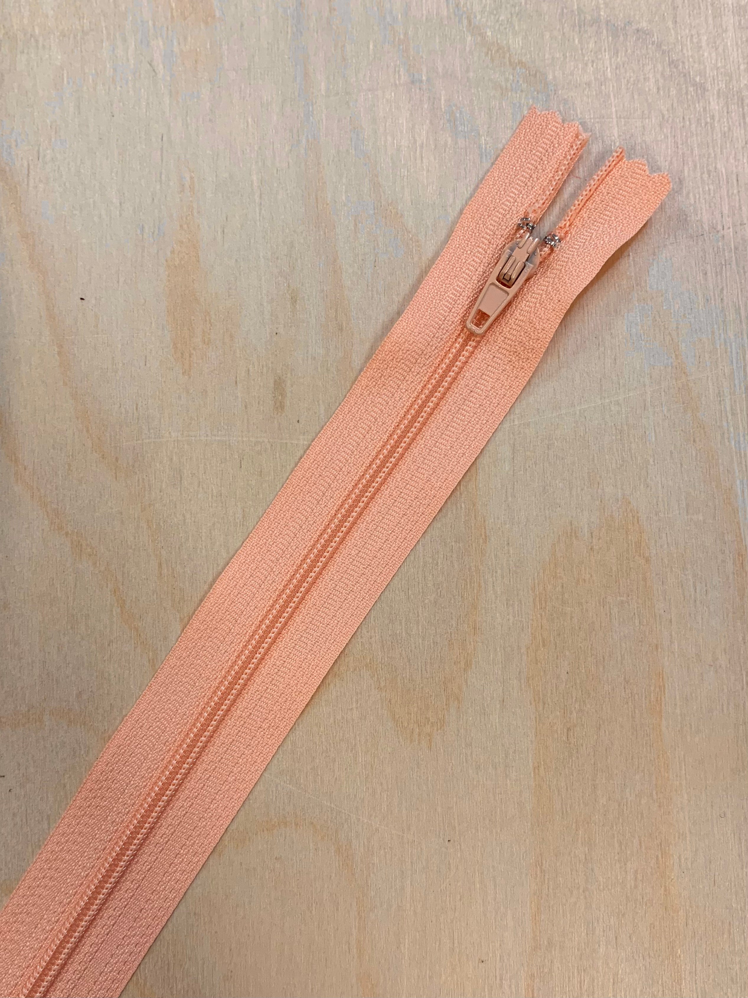 25cm Zips (Closed -Ended)